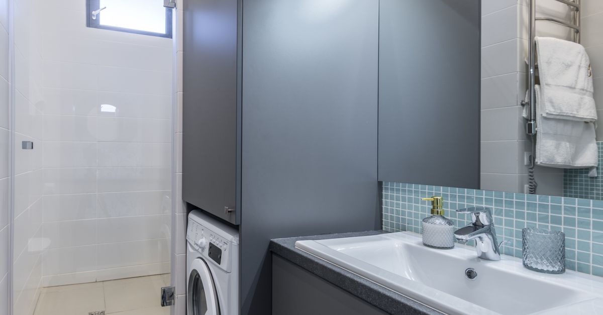 Küçük Banyo, Büyük Stil: Hangi Dolap Kapaklarıyla Ferahlık Yaratırsınız?