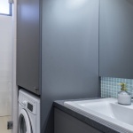 Küçük Banyo, Büyük Stil: Hangi Dolap Kapaklarıyla Ferahlık Yaratırsınız?