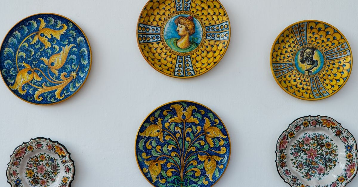 Seramikle Sanat Dolu Duvarlar: Evde Galeri Hissi Yaratmanın Adım Adım Rehberi