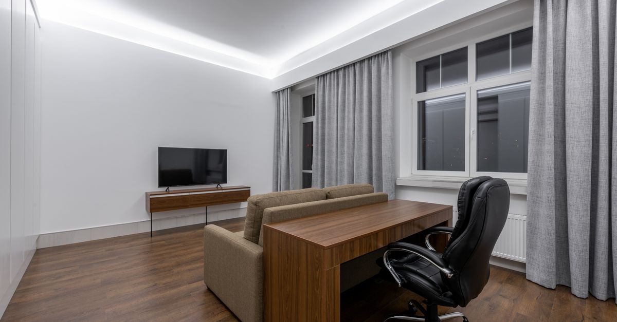 5 Dakikada Ambiyans: LED Şerit Işıkları TV'nize ve Mobil Uygulamaya Bağlama Rehberi