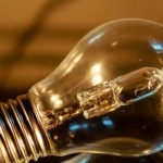 Prizdeki Enerji Canavarını Yakala: Tek Cihazın Elektrik Tüketimini Adım Adım Ölçme Rehberi